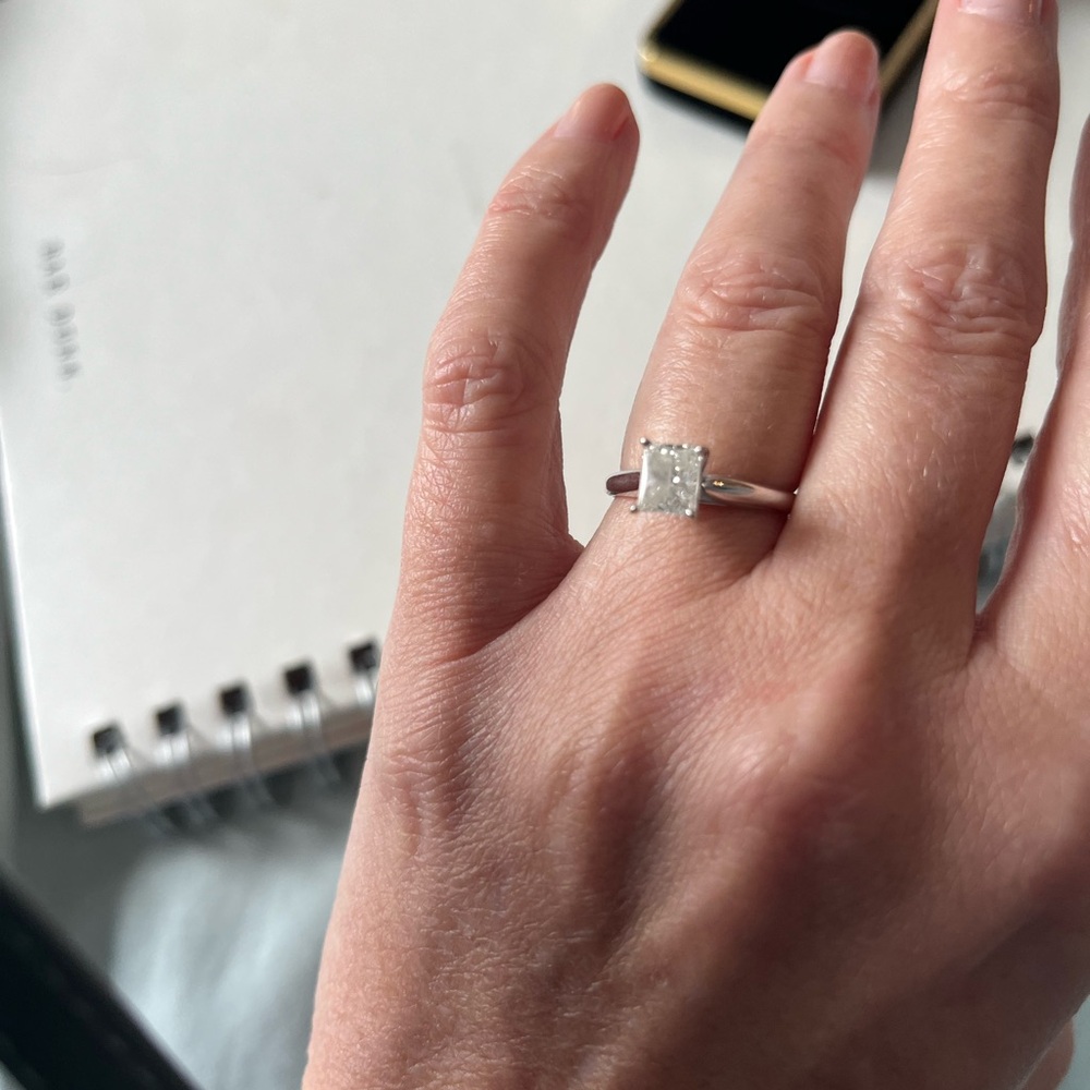 Genuine Diamond Engagement Ring 0.96 carat. - Picture 10 of 16